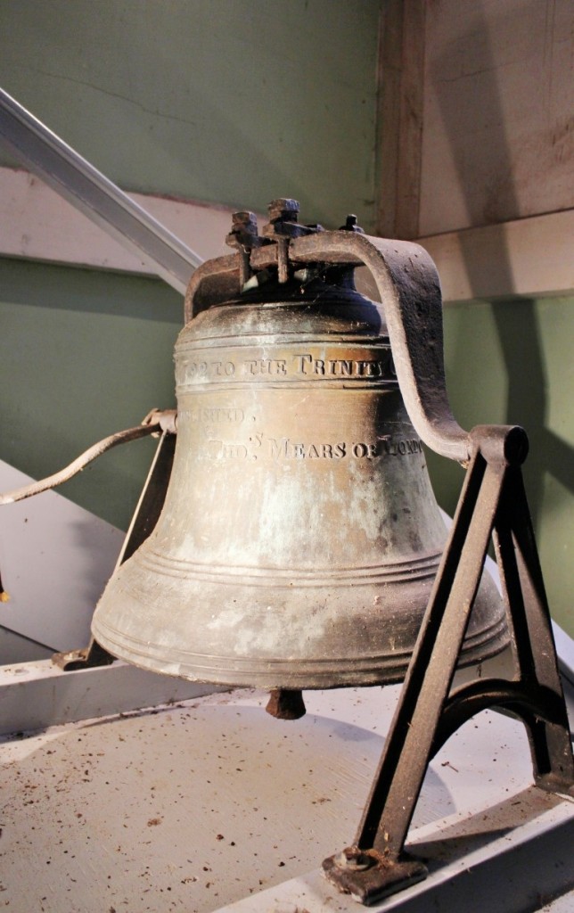 The bell reads: This bell the gift of Wm. Bayard Esq. 1792 to the Trinity Church at Wilmot in Nova Scotia as by Law established Tho's Mears of London Fecit. William Bayard was the father of Major Samuel Vetch Bayard of Wilmot, a Loyalist settler who was instrumental in establishing this church.